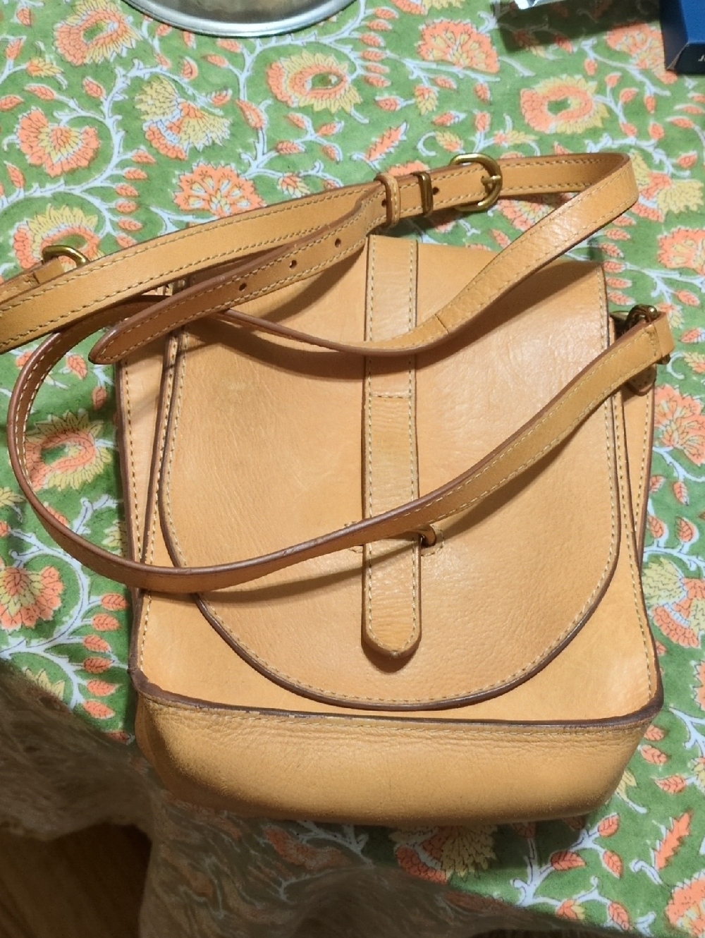 FRYE Classic Tan Leather Crossbody Bag - Women's Shoulder Purse